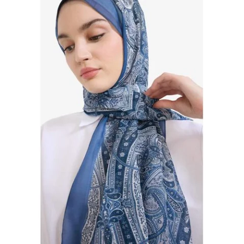 شال حريمي للمحجبات من Defacto بتصميم أنيق ومناسب للاستخدام اليومي